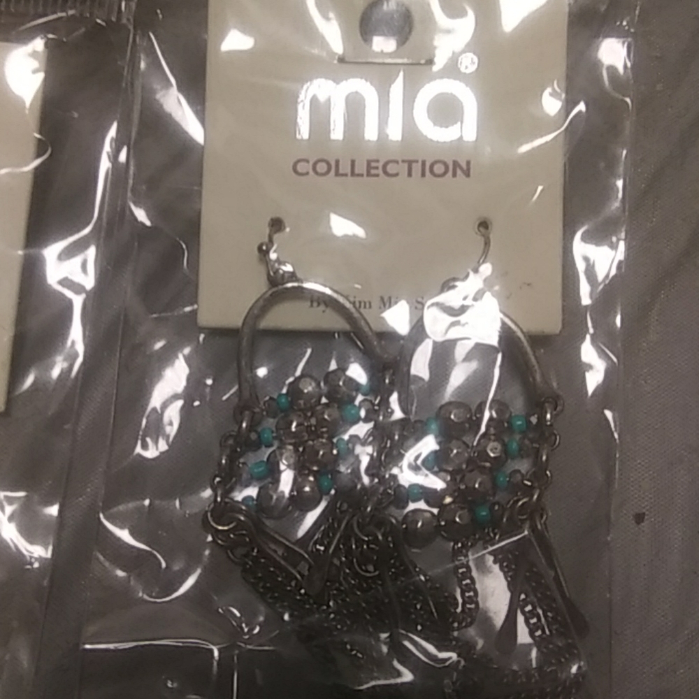 Jewelry - Picture 5 of 7
